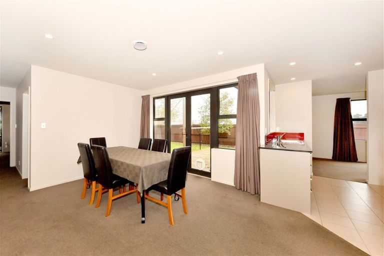 Photo of property in 27 Roberts Road, Hei Hei, Christchurch, 8042