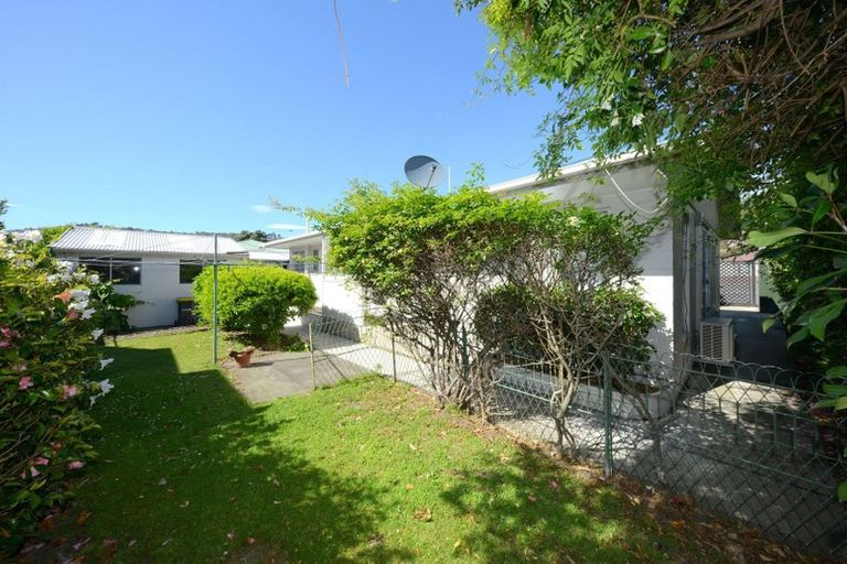 Photo of property in 63 Main Road, Redcliffs, Christchurch, 8081