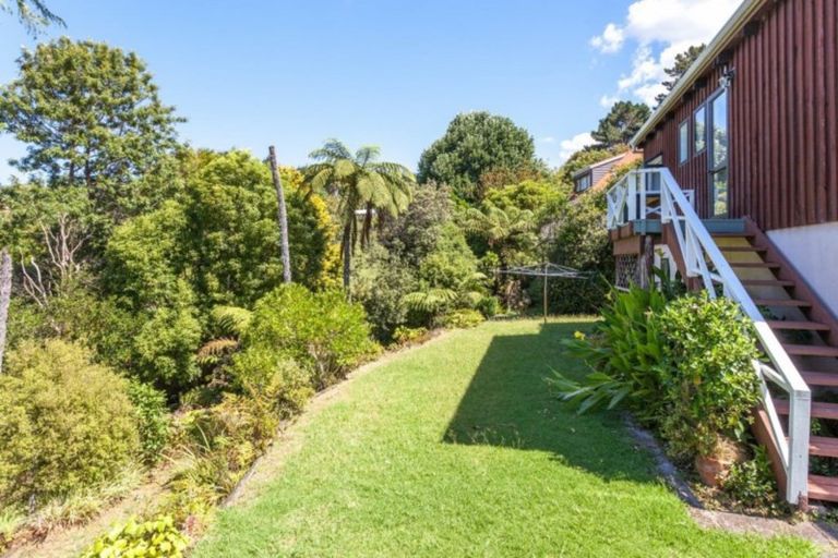 Photo of property in 111 Tuna Place, Onemana, Whangamata, 3691