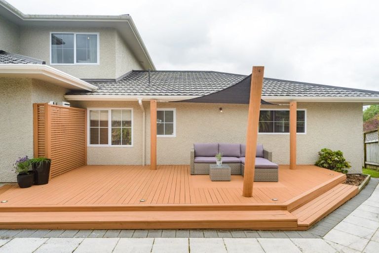 Photo of property in 22 Greenwood Place, Fitzherbert, Palmerston North, 4410