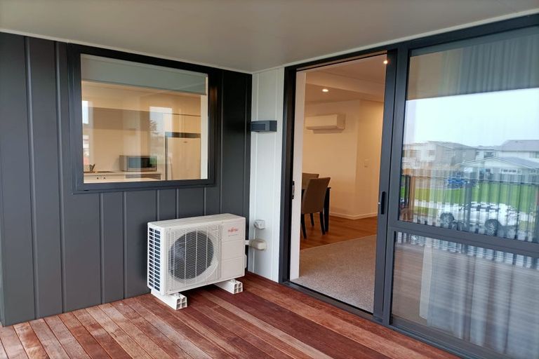 Photo of property in 5/45 Cessna Crescent, Mangere, Auckland, 2022