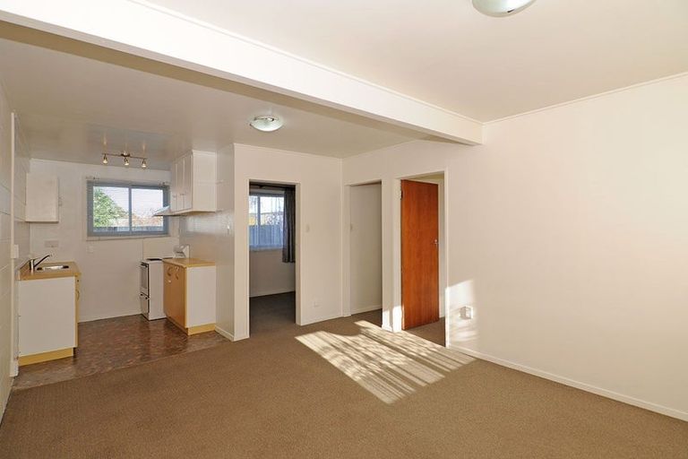 Photo of property in 4/19 Pirie Crescent, Moera, Lower Hutt, 5010