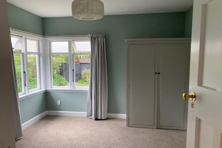 Photo of property in 18 Augusta Street, Redcliffs, Christchurch, 8081