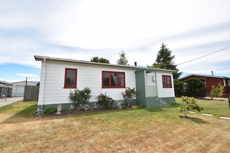 Photo of property in 38 Jollie Road, Twizel, 7901