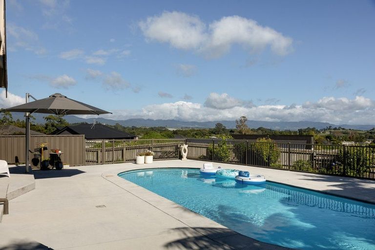 Photo of property in 306 Omokoroa Road, Omokoroa, 3114