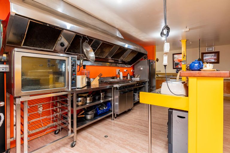 Photo of property in 4800 State Highway 1, Waipu, 0582