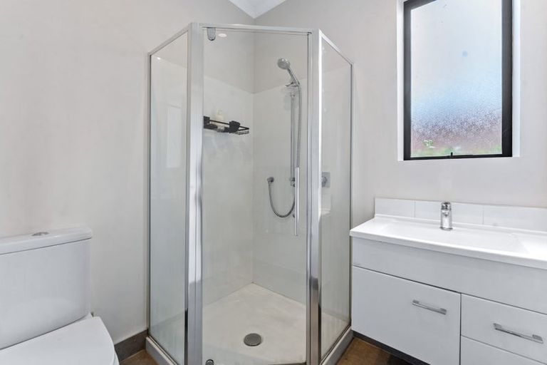 Photo of property in 1/7 Uku Lane, Hobsonville, Auckland, 0616