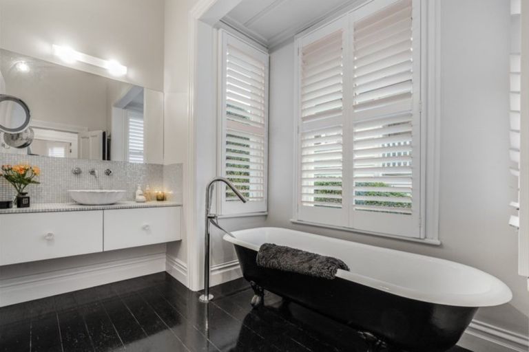 Photo of property in 36 Albert Road, Devonport, Auckland, 0624