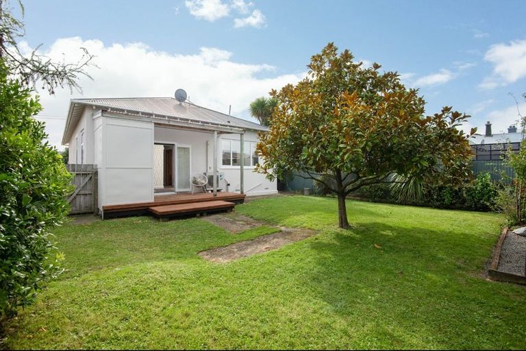 Photo of property in 23 Hargest Crescent, Saint Kilda, Dunedin, 9012