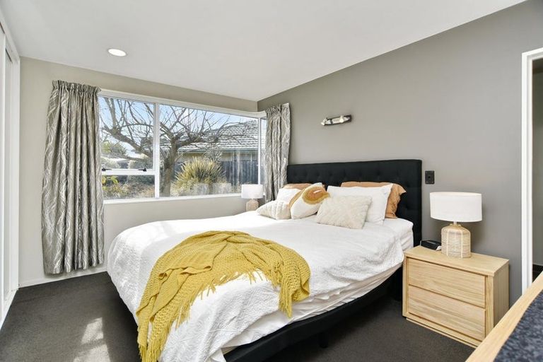 Photo of property in 28 Shenley Drive, Belfast, Christchurch, 8051