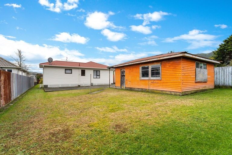 Photo of property in 5 Ashforth Street, Wainuiomata, Lower Hutt, 5014