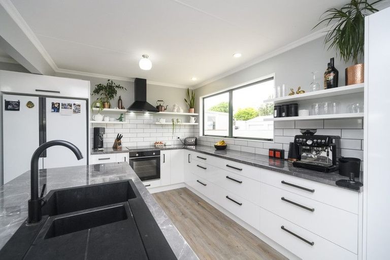 Photo of property in 79 Sutherland Crescent, Westbrook, Palmerston North, 4412