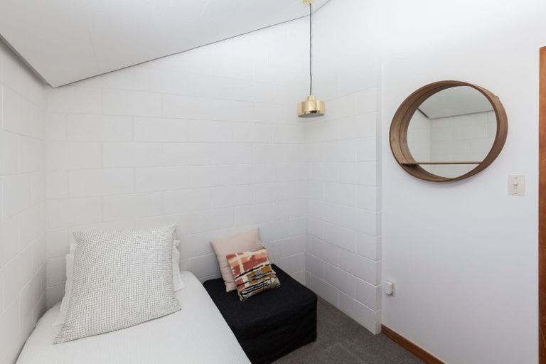 Photo of property in 21 Newbridge Place, Ilam, Christchurch, 8041