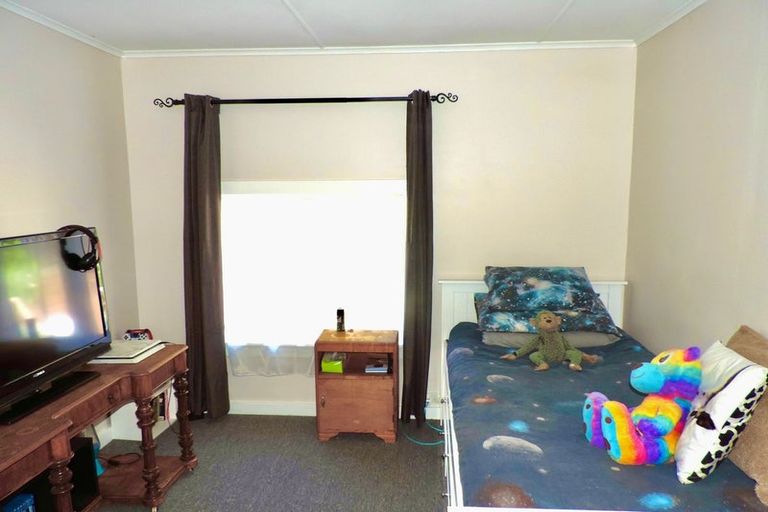 Photo of property in 17 Joseph Street, Pukemiro, Huntly, 3771