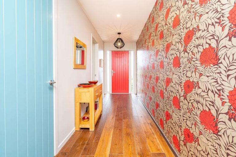 Photo of property in 19 Glendermid Close, Sawyers Bay, Port Chalmers, 9023