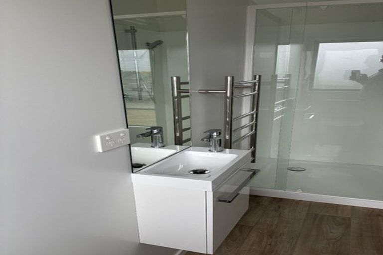 Photo of property in 5 Wheatsheaf Lane, Heathcote Valley, Christchurch, 8022