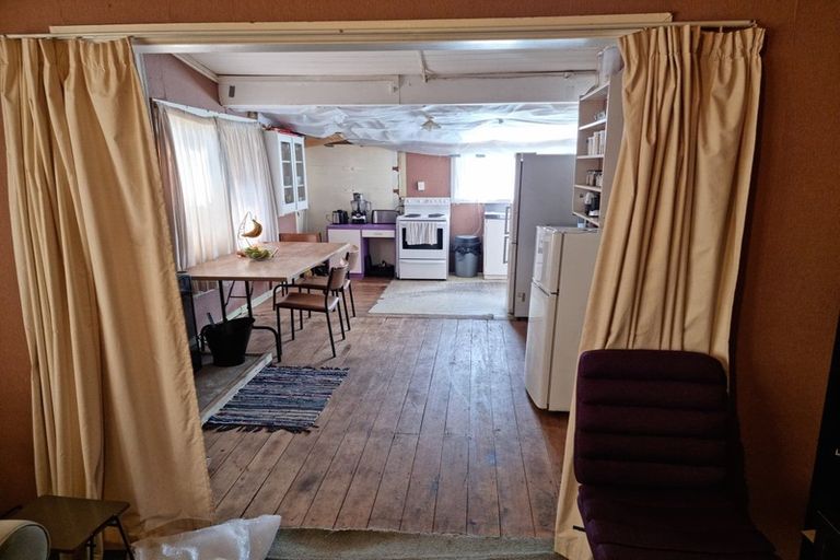 Photo of property in 18 Kent Street, Patea, 4520