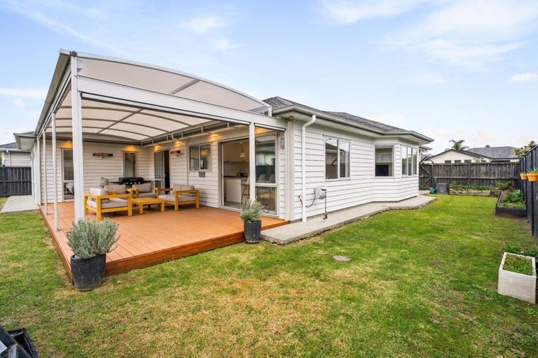Photo of property in 4 Lewis Younie Road, Kumeu, 0810