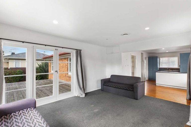 Photo of property in 8 Rollerson Street, Papakura, 2110