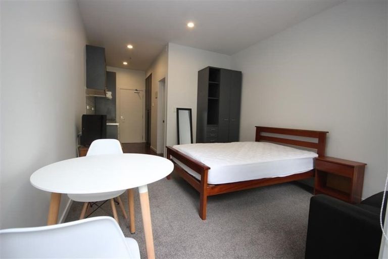 Photo of property in 25a Rutland Road, Stanley Point, Auckland, 0624