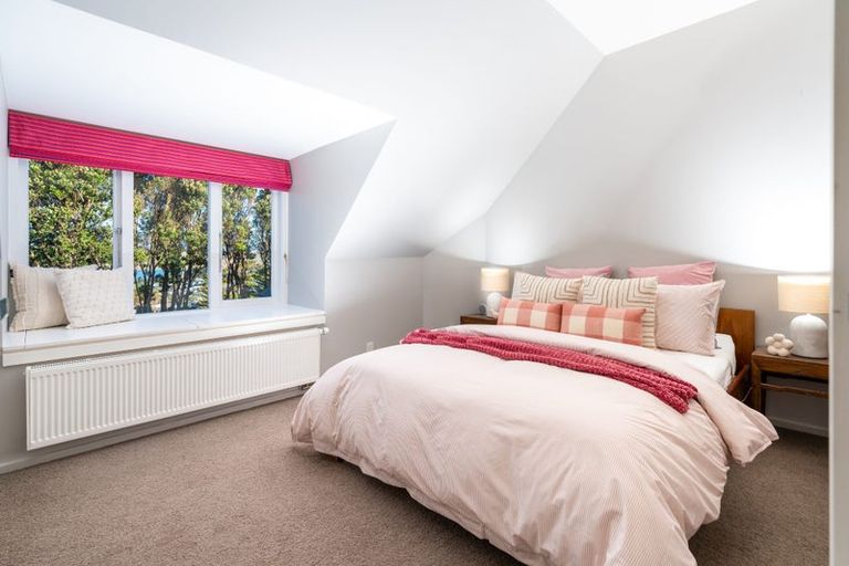 Photo of property in 34 Seatoun Heights Road, Seatoun, Wellington, 6022