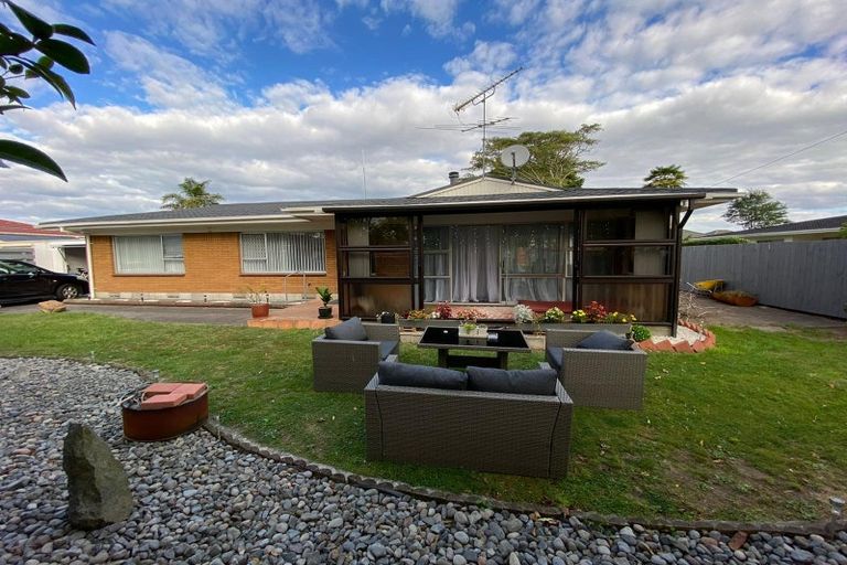 Photo of property in 2 Edmund Hillary Avenue, Papakura, 2110