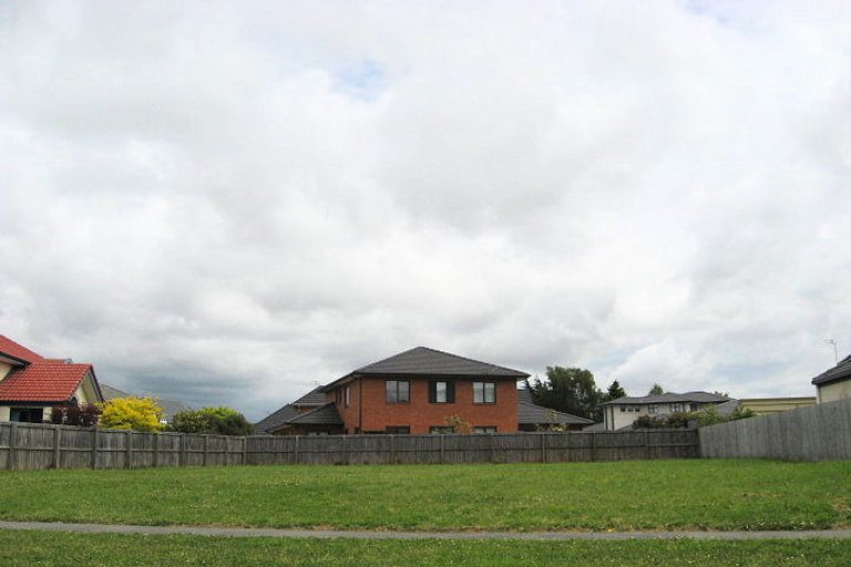 Photo of property in 17 Chateau Drive, Burnside, Christchurch, 8053