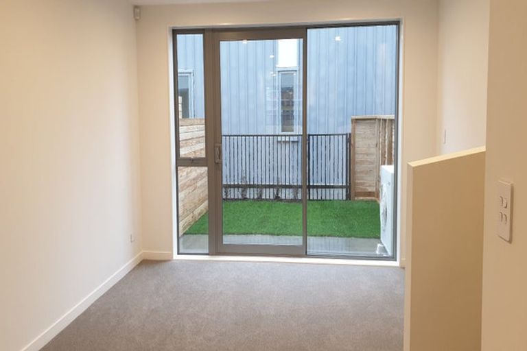 Photo of property in 9 John Street, Stokes Valley, Lower Hutt, 5019