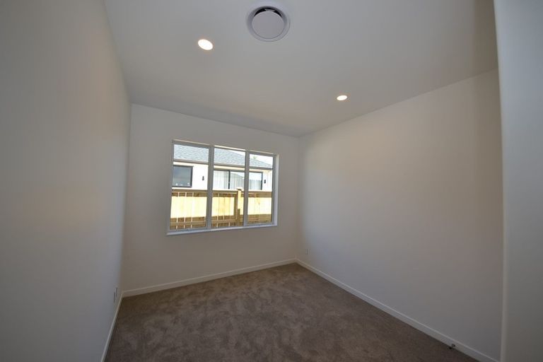 Photo of property in 32 Johns Creek Crescent, Silverdale, 0932