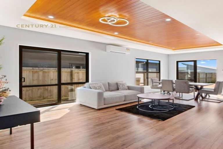 Photo of property in 55 Clarks Beach Road, Clarks Beach, 2122