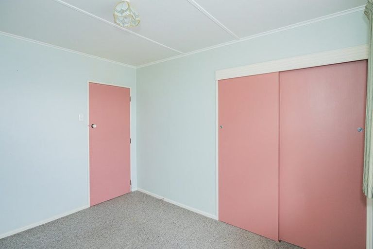 Photo of property in 18 Burn Street, Holmes Hill, Oamaru, 9401