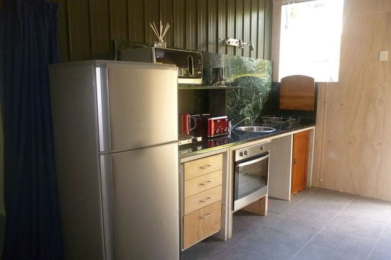 Photo of property in 787 Scenic Drive, Henderson Valley, Auckland, 0612