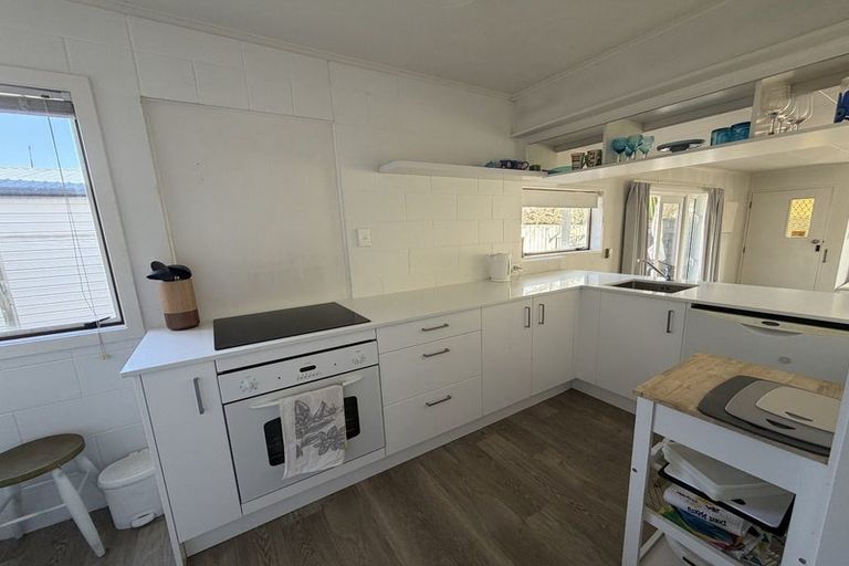 Photo of property in 5/16 Guthrie Road, Havelock North, 4130