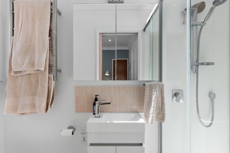 Photo of property in 6 Ardross Avenue, Khandallah, Wellington, 6035