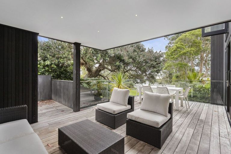 Photo of property in 14a Stanley Point Road, Stanley Point, Auckland, 0624