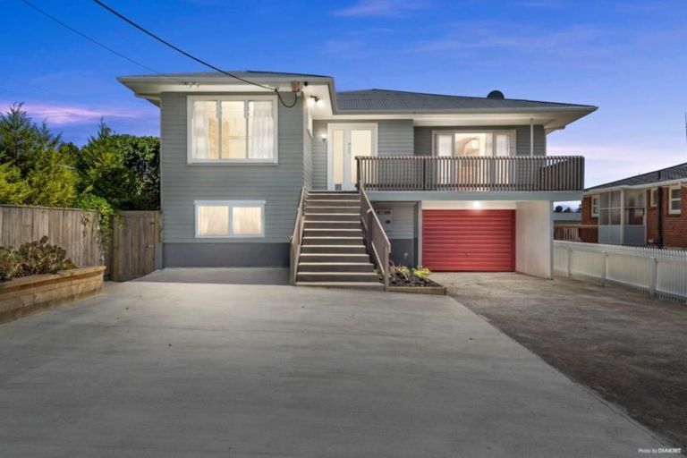 Photo of property in 80 Roberts Road, Te Atatu South, Auckland, 0610