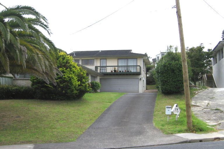 Photo of property in 2/3 Selwyn Crescent, Forrest Hill, Auckland, 0620