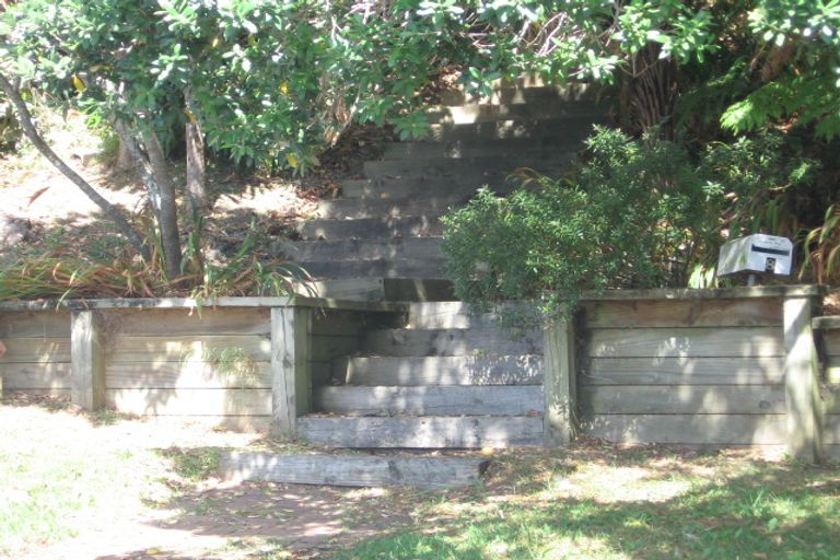 Photo of property in 8 Bryers Place, Bayview, Auckland, 0629