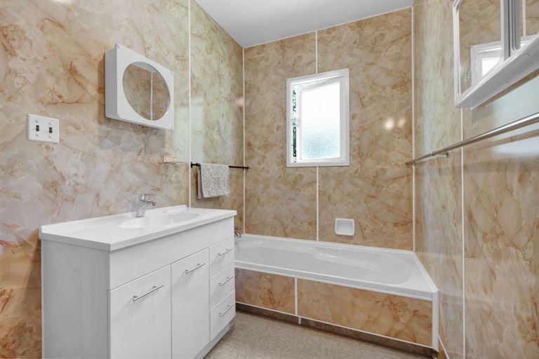 Photo of property in 205 South Road, Spotswood, New Plymouth, 4310