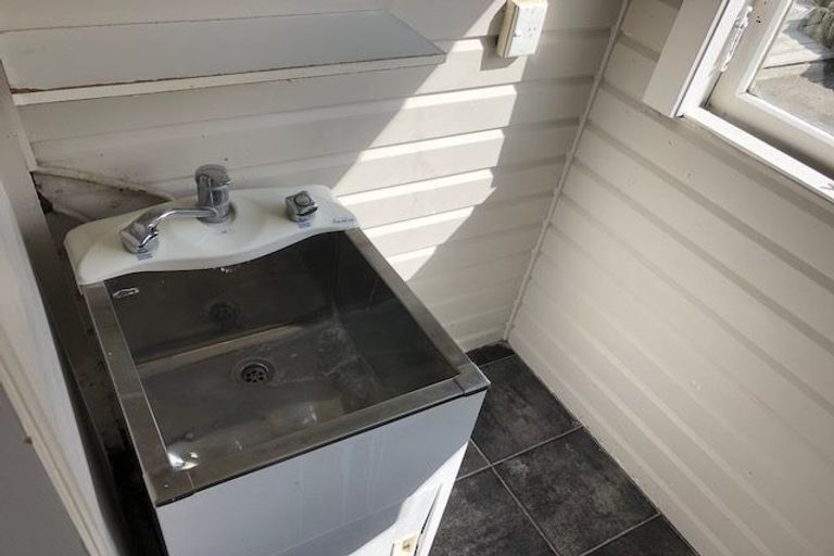 Photo of property in 225 Grove Road, Mayfair, Hastings, 4122