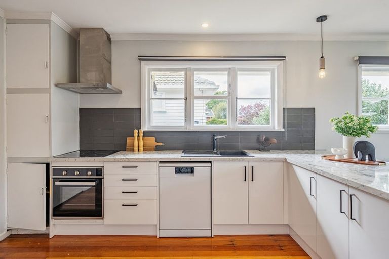 Photo of property in 2a Stephen Street, Trentham, Upper Hutt, 5018