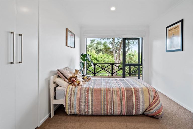 Photo of property in 2/2 Parr Terrace, Castor Bay, Auckland, 0620