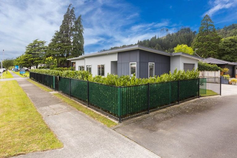 Photo of property in 16 Lane Street, Wallaceville, Upper Hutt, 5018