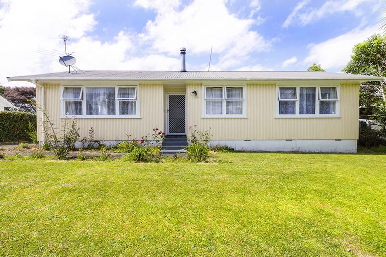 Photo of property in 11 Marybeth Place, Rosehill, Papakura, 2113