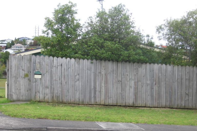 Photo of property in 70 Trias Road, Totara Vale, Auckland, 0629