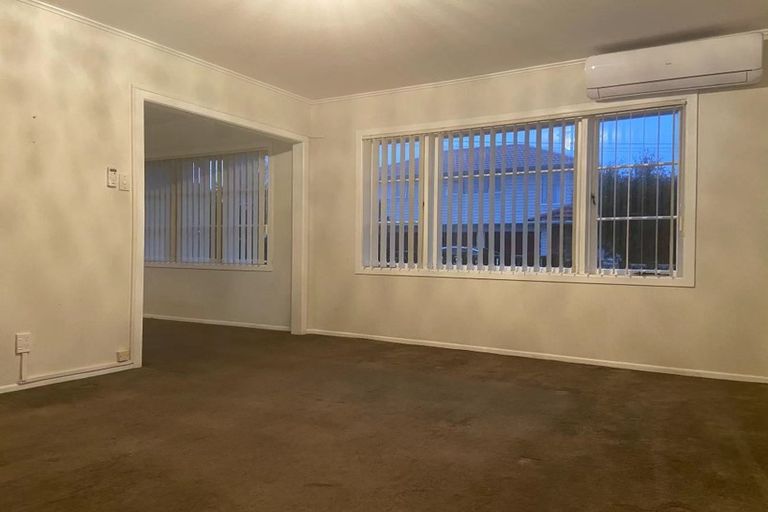 Photo of property in 1/11 Strid Road, Te Atatu South, Auckland, 0610