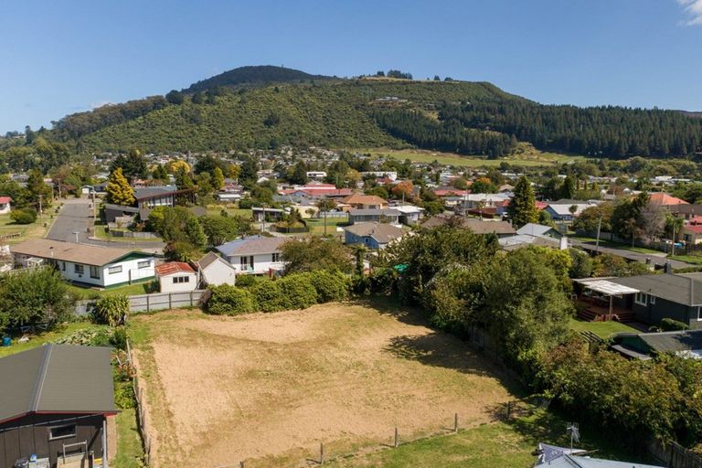 Photo of property in 8c Kouma Place, Fairy Springs, Rotorua, 3015