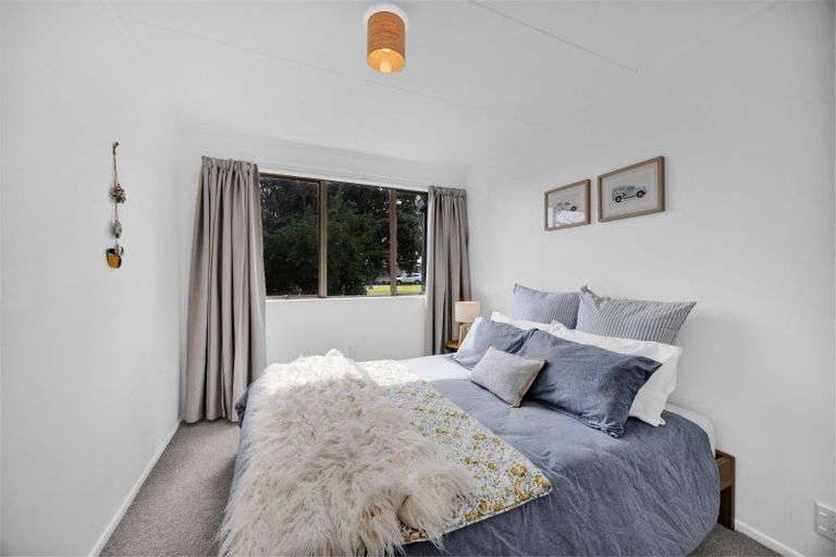 Photo of property in 9 Pohutukawa Drive, Opunake, 4616