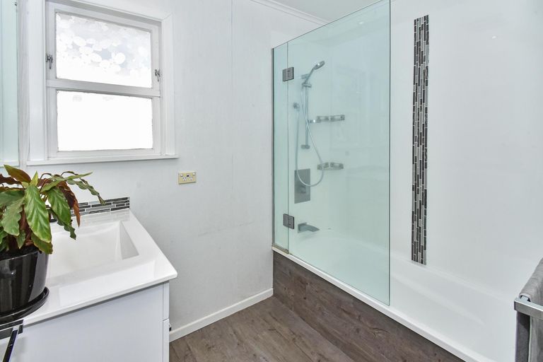 Photo of property in 38 Jupiter Street, Rosehill, Papakura, 2113