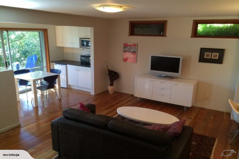 Photo of property in 10e Highland Crescent, Wadestown, Wellington, 6012